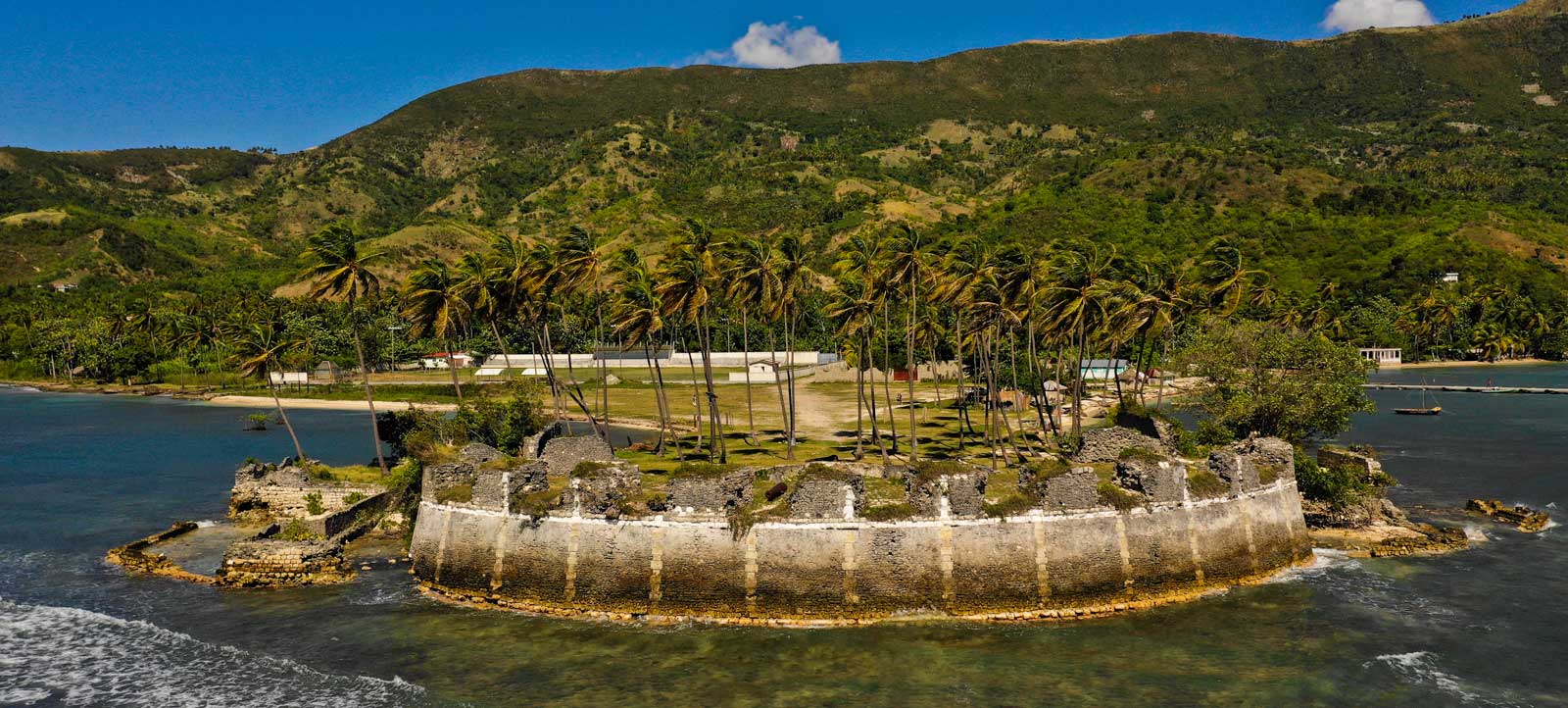 Fort des Oliviers, Haiti, seen from off the coast